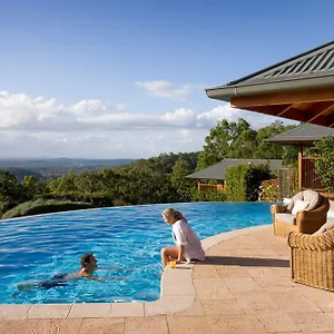 Resort Ruffles And Willow Vale